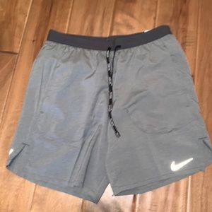 Nike 7” shorts with liner